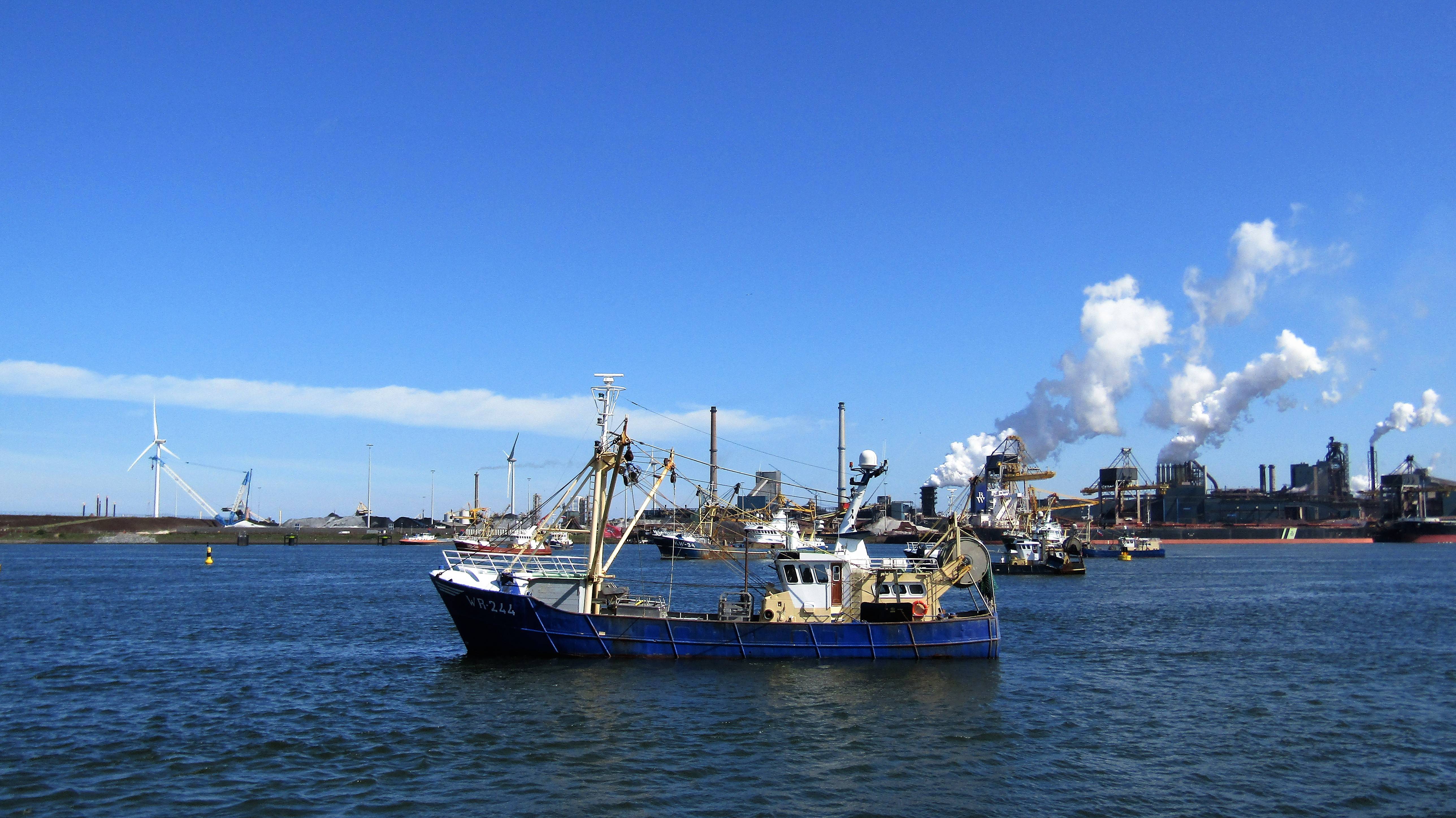 Blokkade Vissers In IJmuiden    04-07-22 